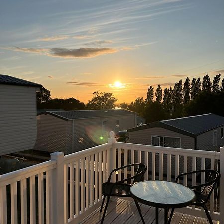 Escape City Caravan Lytchett Minster Εξωτερικό φωτογραφία