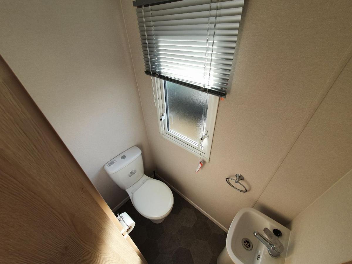Escape City Caravan Lytchett Minster Εξωτερικό φωτογραφία