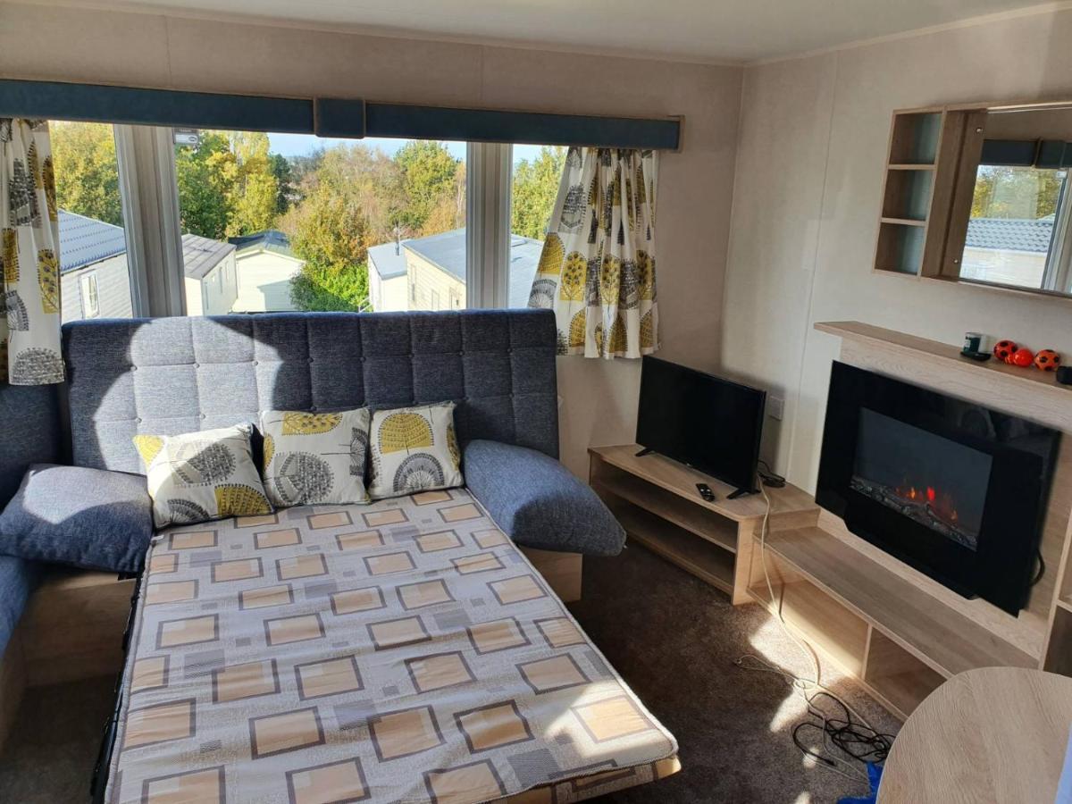 Escape City Caravan Lytchett Minster Εξωτερικό φωτογραφία