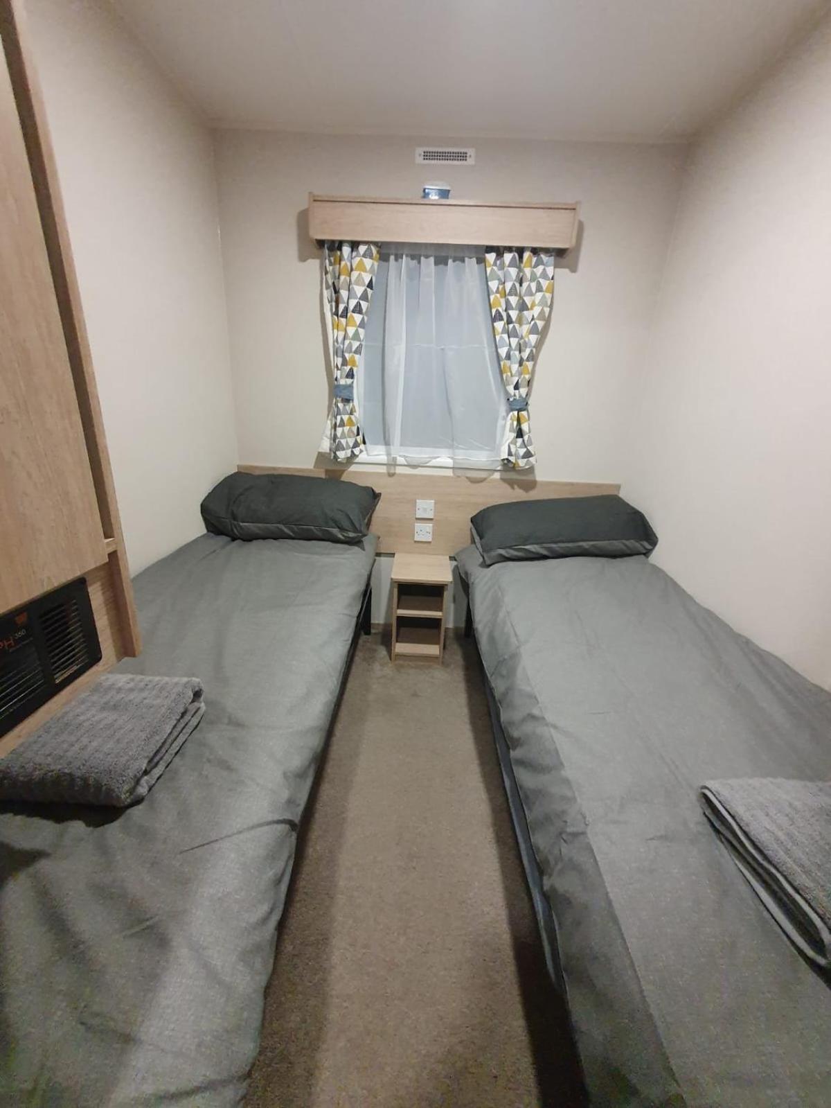 Escape City Caravan Lytchett Minster Εξωτερικό φωτογραφία