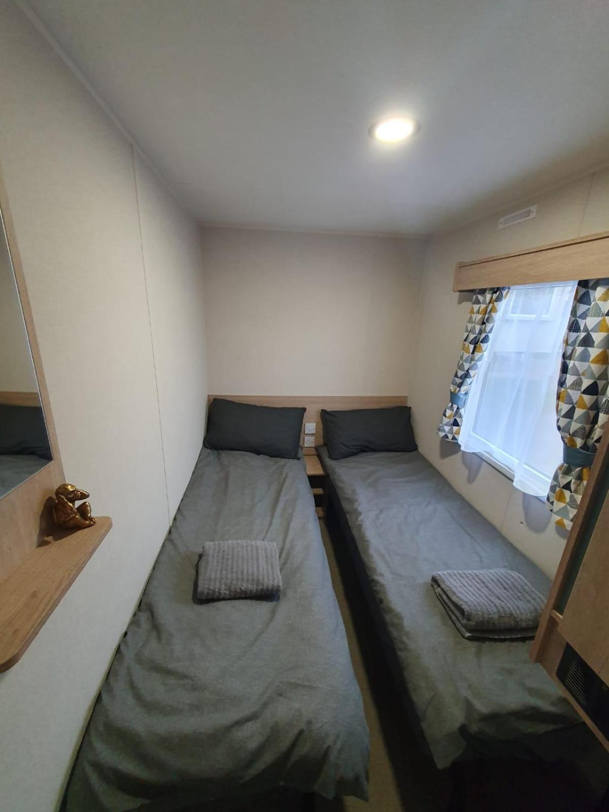 Escape City Caravan Lytchett Minster Εξωτερικό φωτογραφία